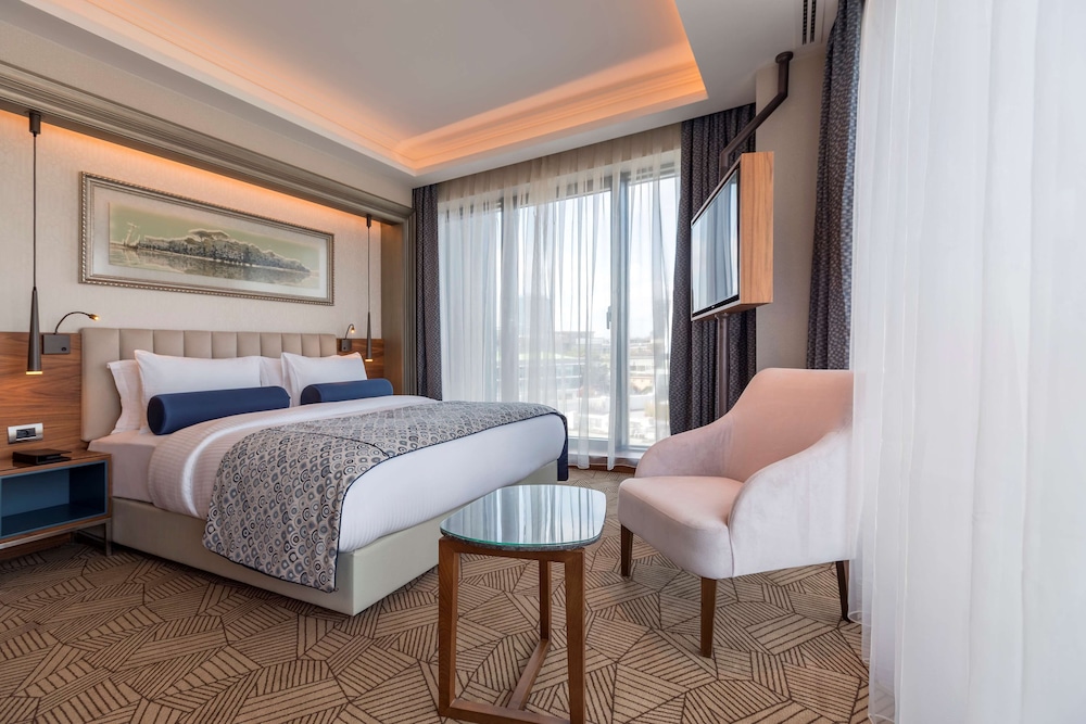 Golden Tulip Istanbul Bayrampasa 10/50