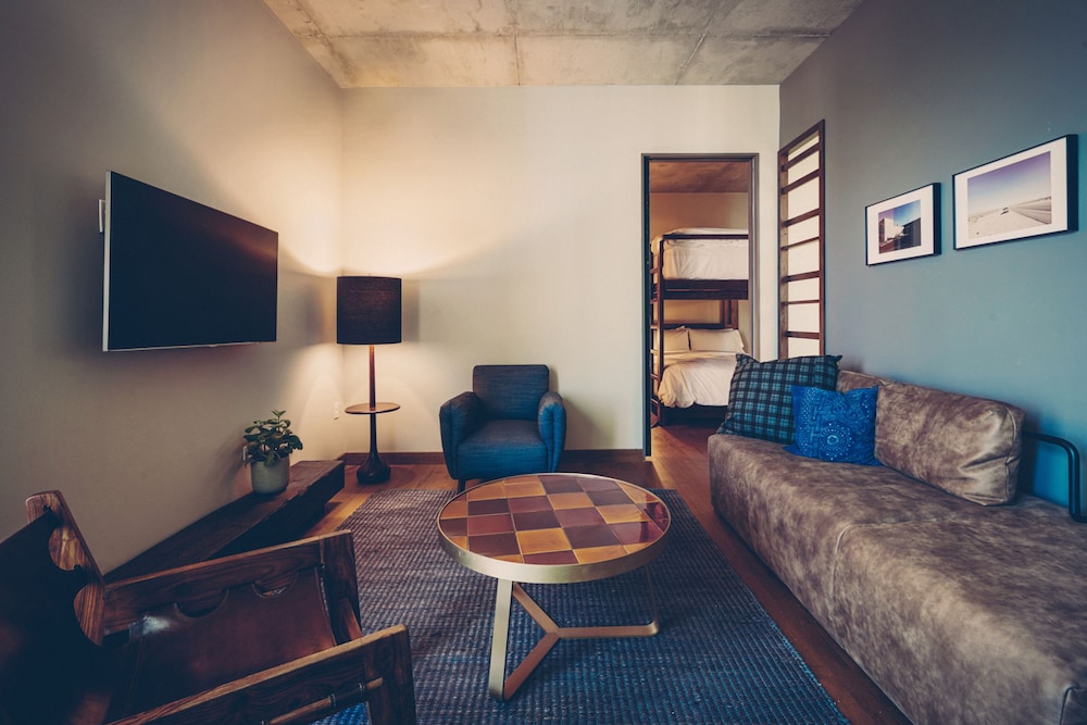 South Congress Hotel 31/46