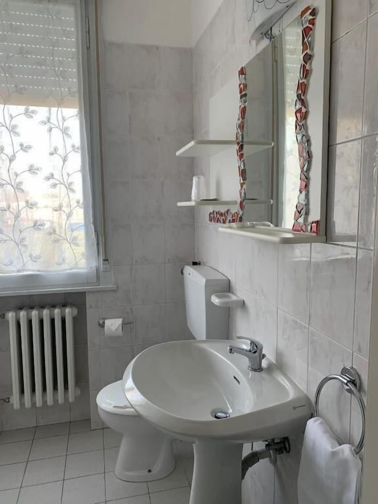 Albergo Moderno 31/33