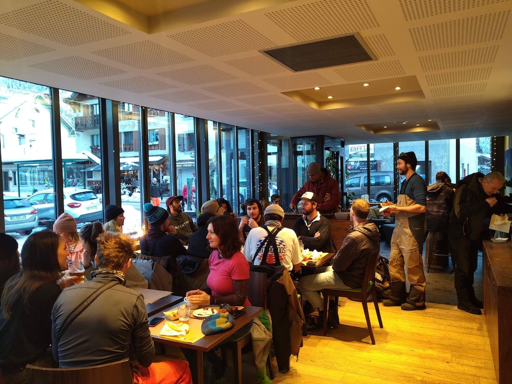 Les Lanchers Hotel Restaurant 45/50