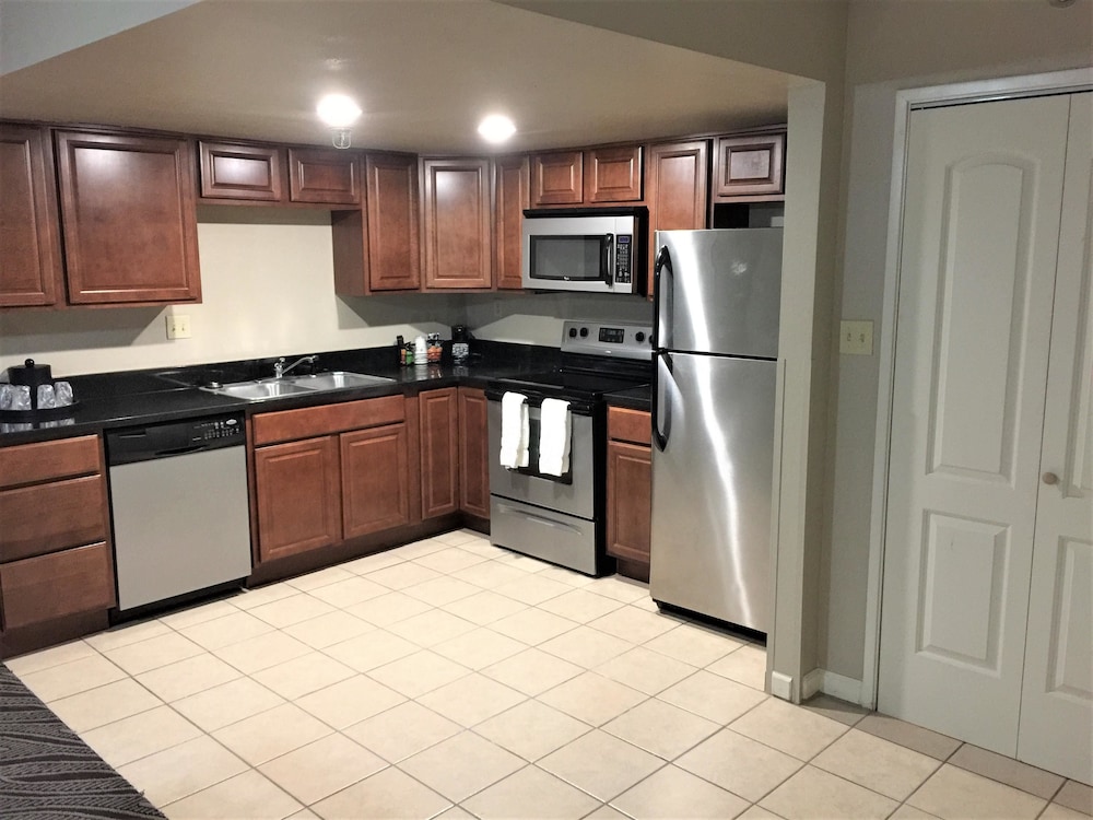 Best Western Plus Galleria Inn & Suites, Memphis TN 6/34
