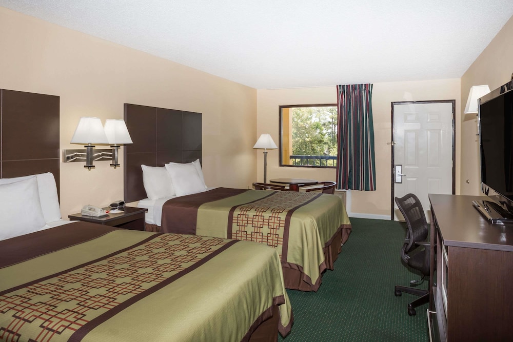 Days Inn by Wyndham Enterprise 10/26