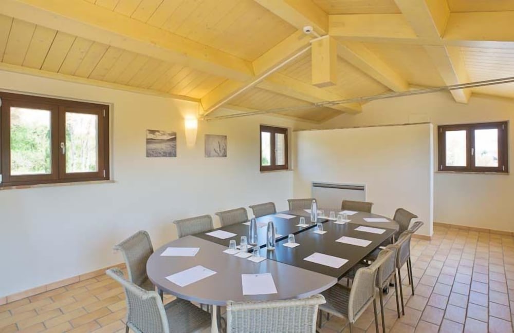 Villa Gens Camuria 36/48