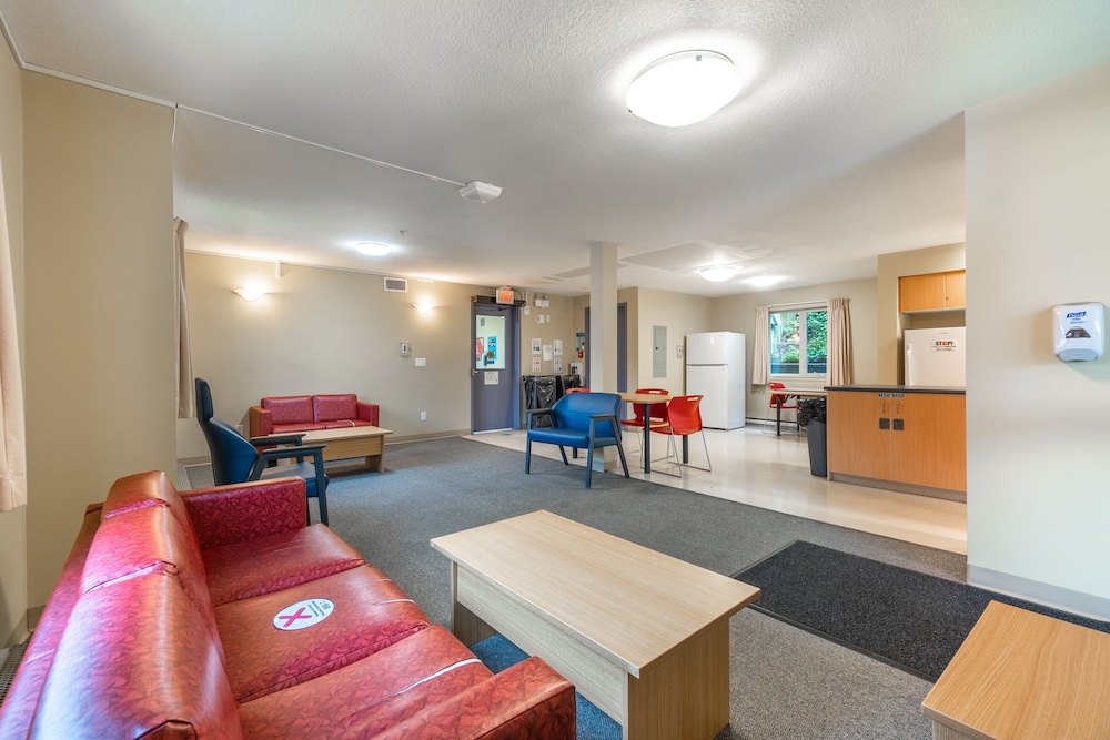 Vancouver Island University Residences 19/39