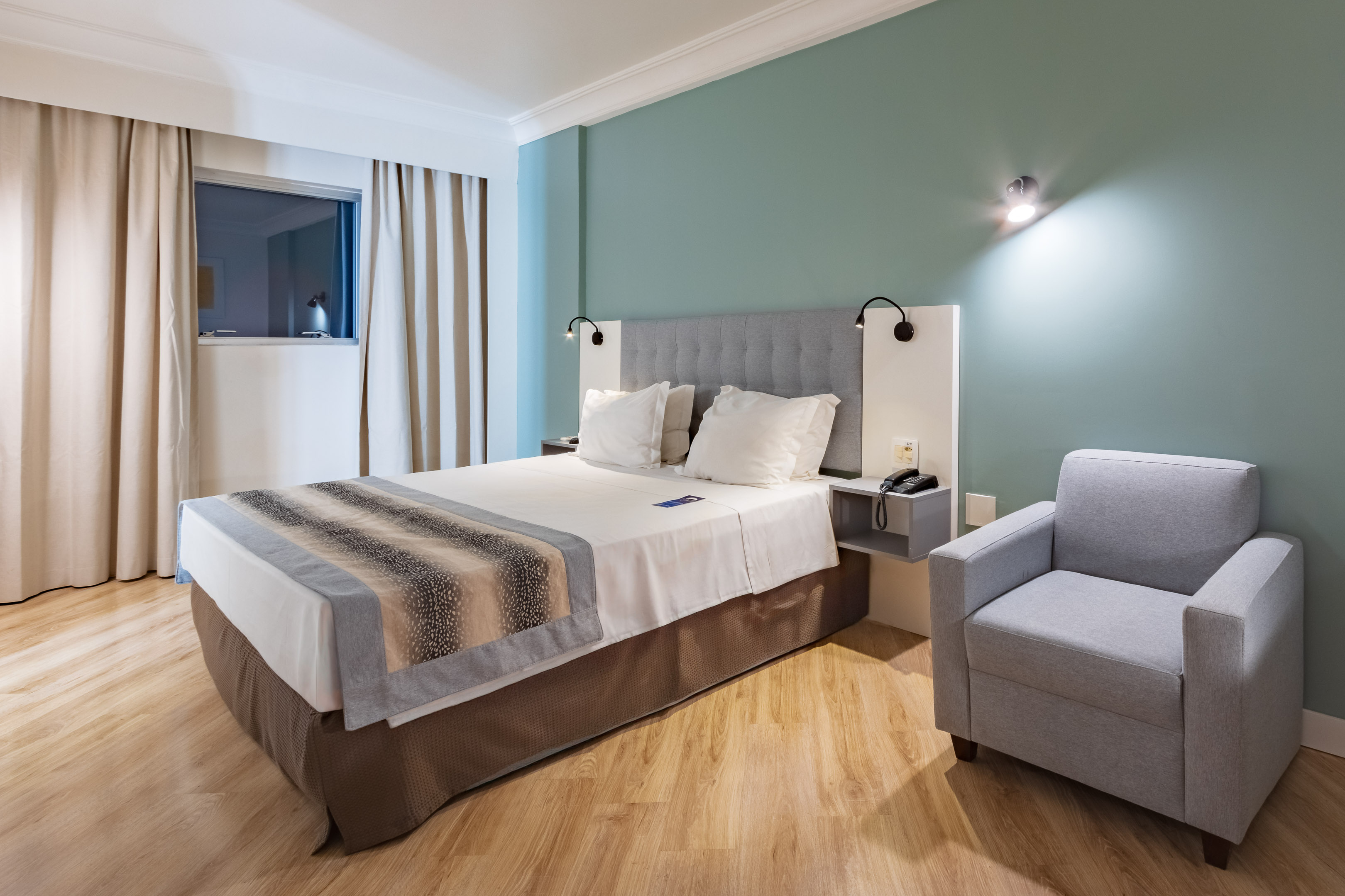 Bristol International Airport Hotel 14/50