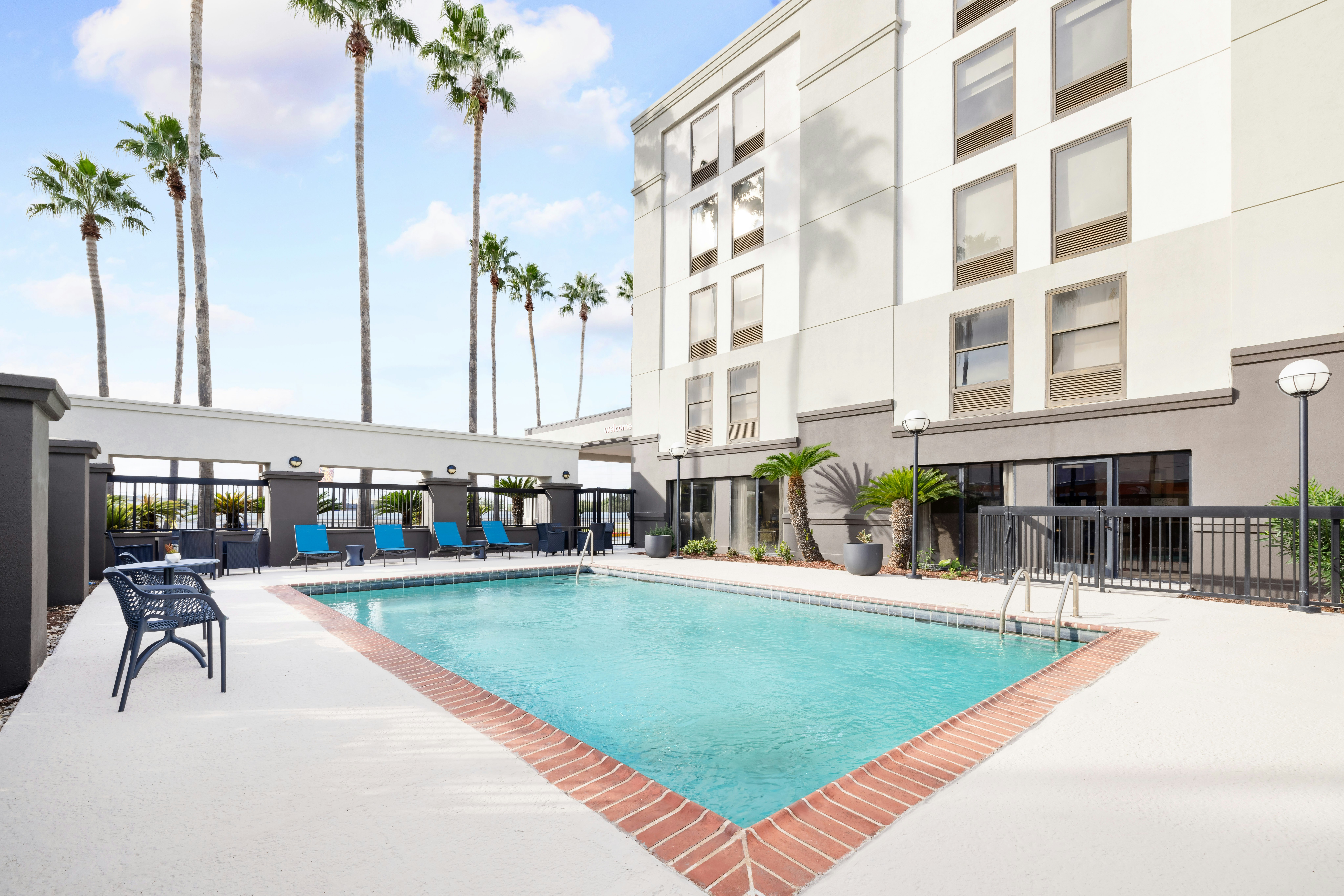 Hampton Inn Laredo 45/45
