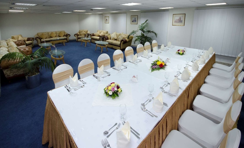 restaurant cafeteria