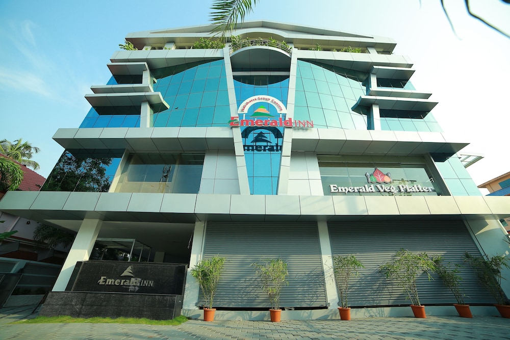 NAKSHATRA EMERALD INN GURUVAYUR 1/41