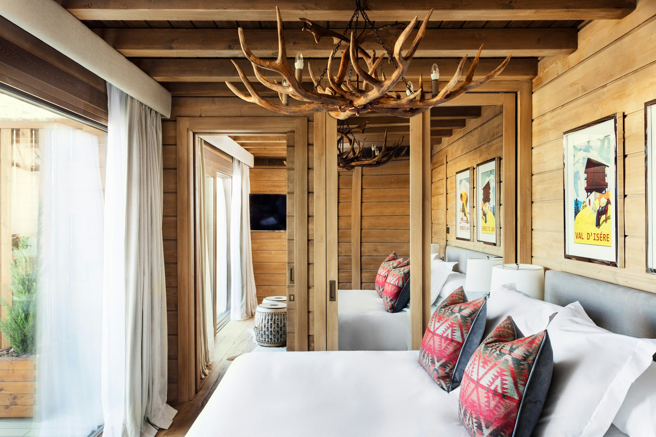 El Lodge 7/37