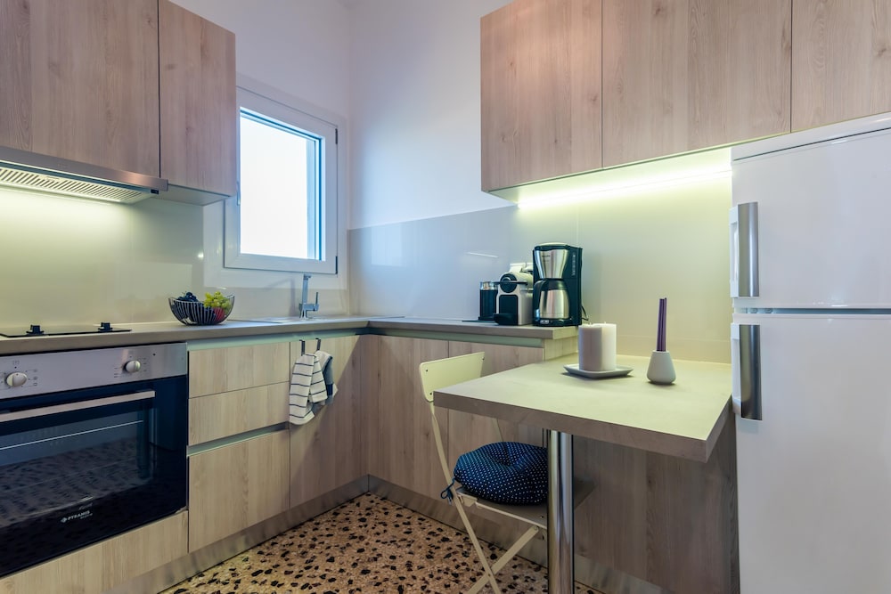 White Rock Milos Suites 45/55