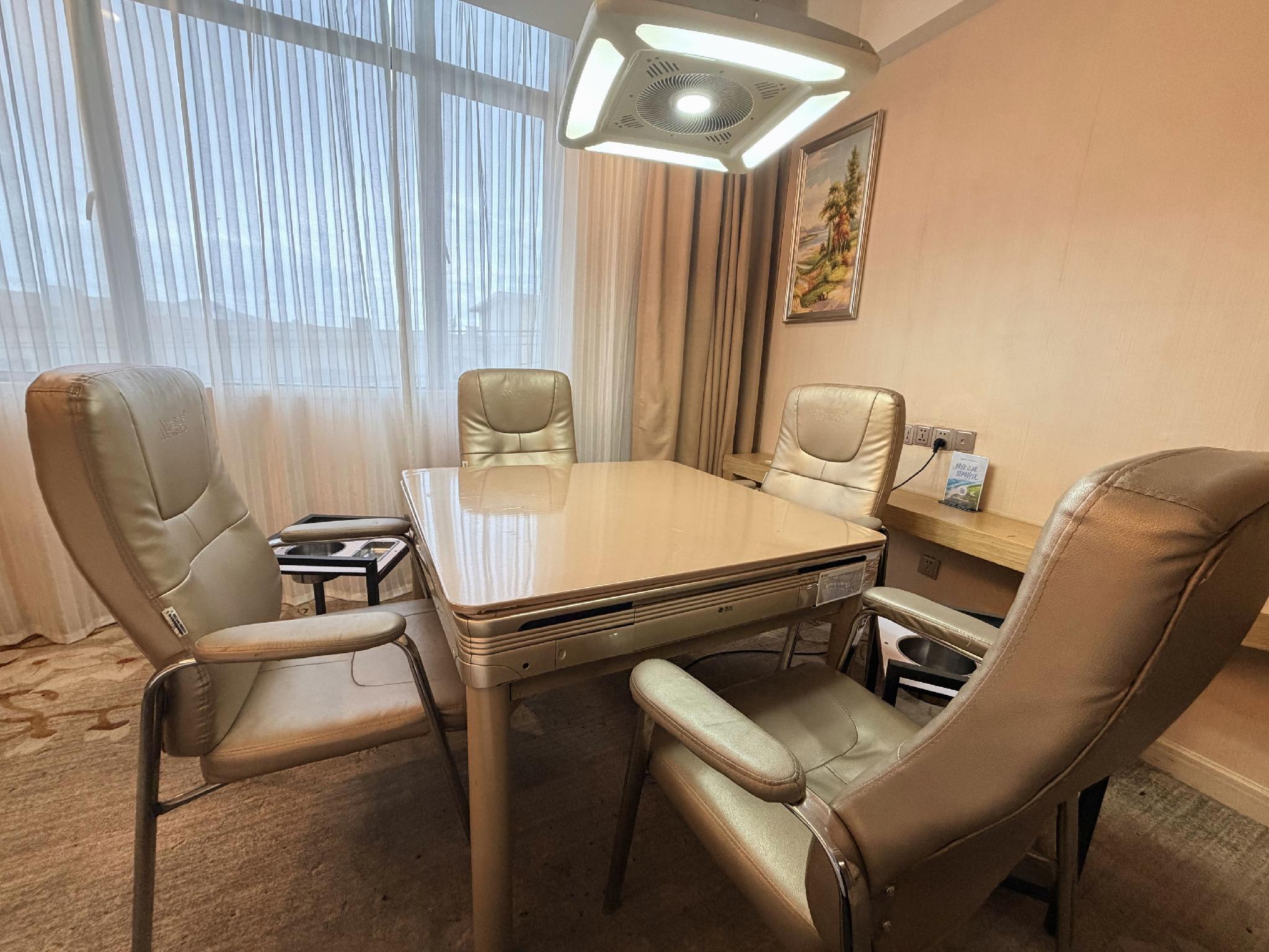 Vienna Hotel (Dongguan Huanjiang Tianhong Center) 38/48
