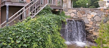 Winnapaug Inn 48/54