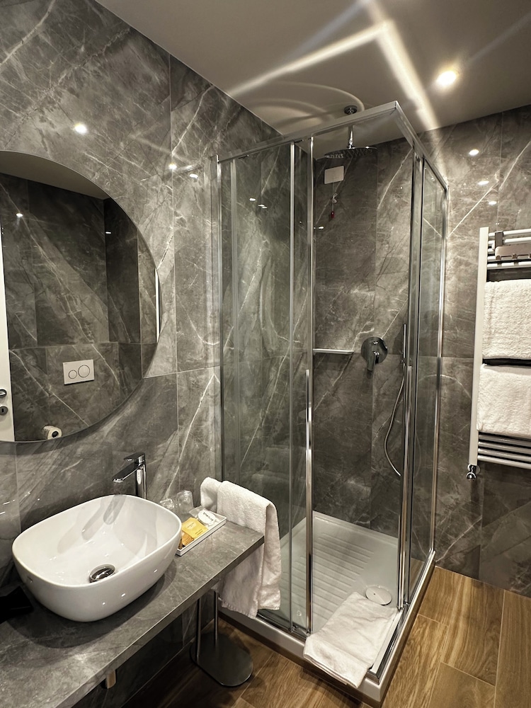 Aparthotel Durini 73/74