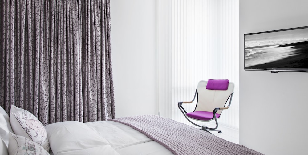 Black Pearl Luxury Apartments 23/67