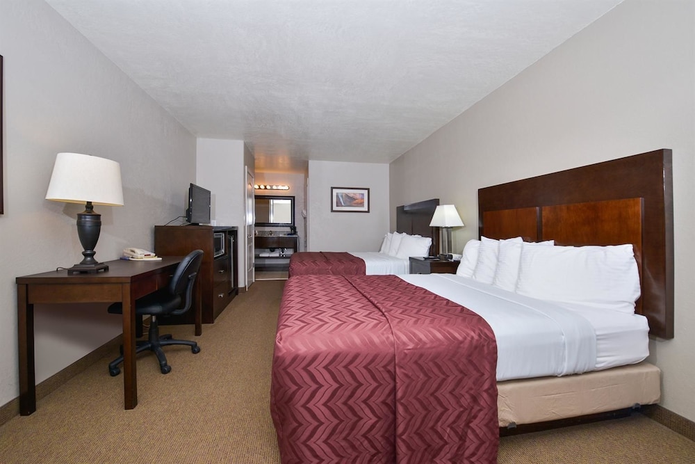 Red Ledges Inn 31/50