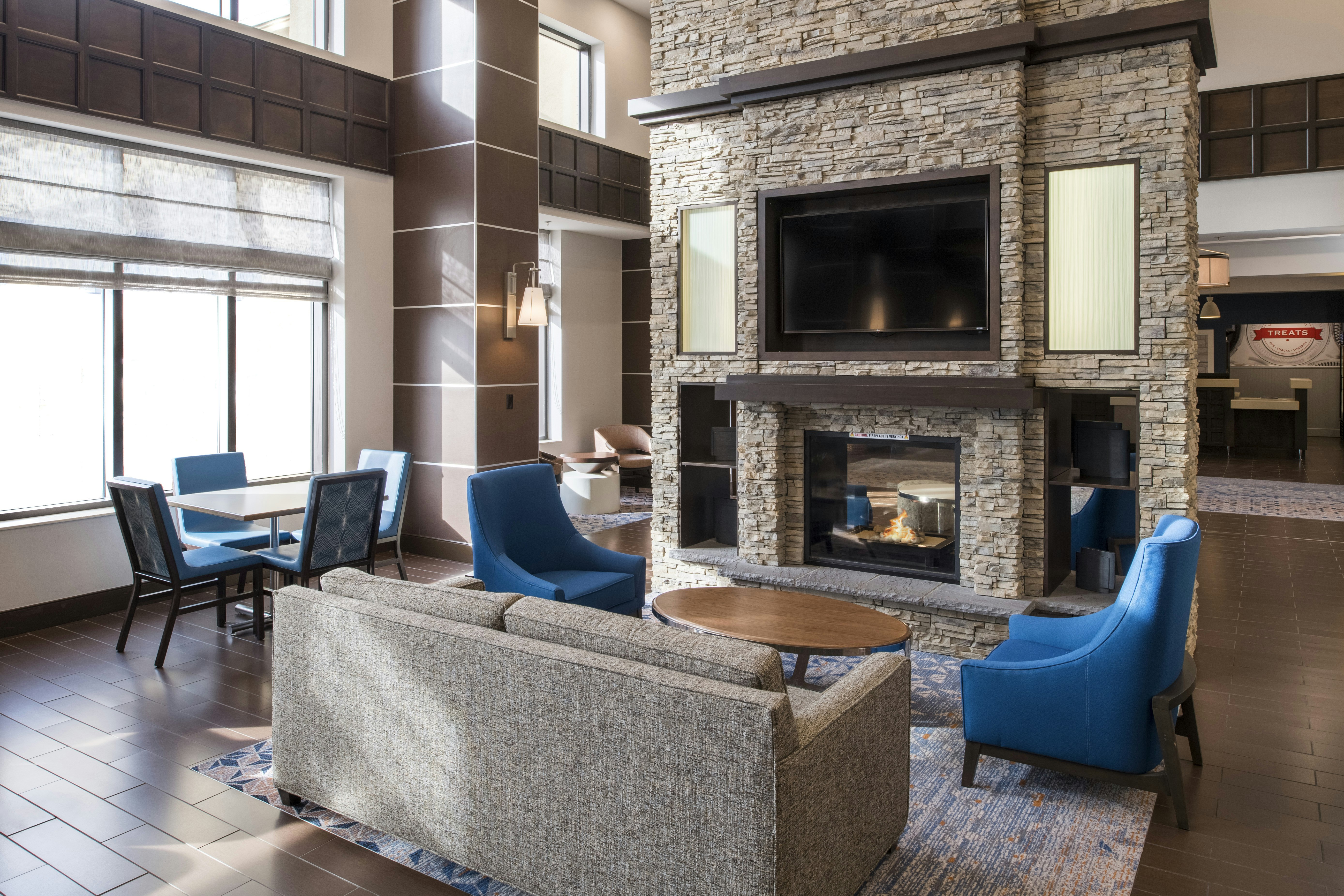 Hampton Inn Suites By Hilton Halifax Dartmouth 38/42