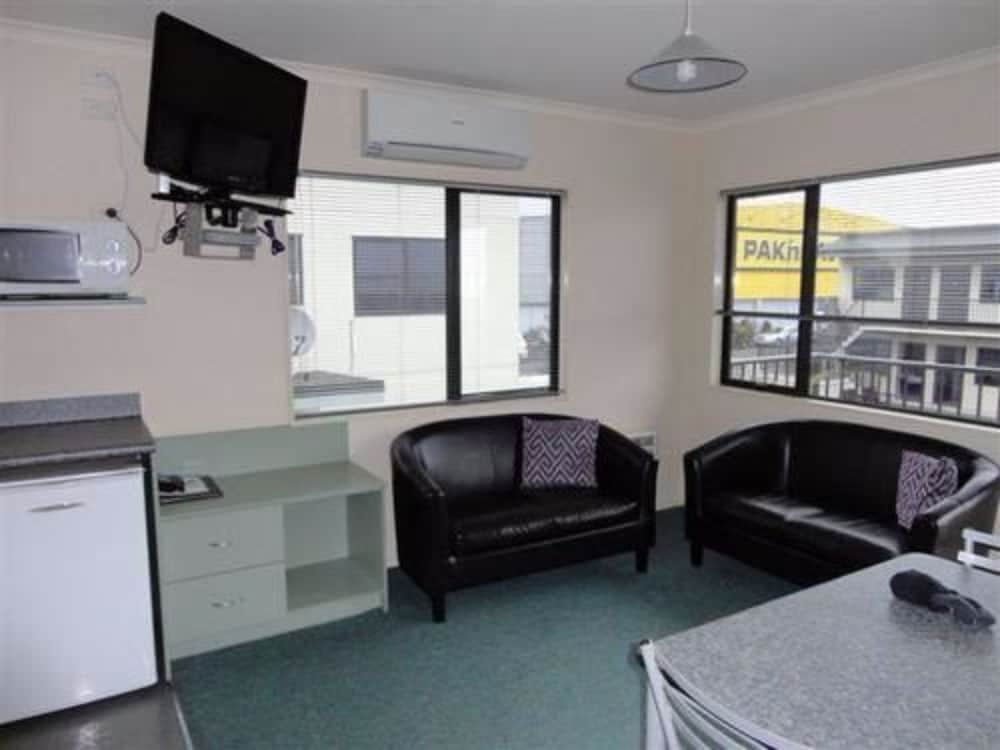 Abode on Courtenay Motor Inn 25/30