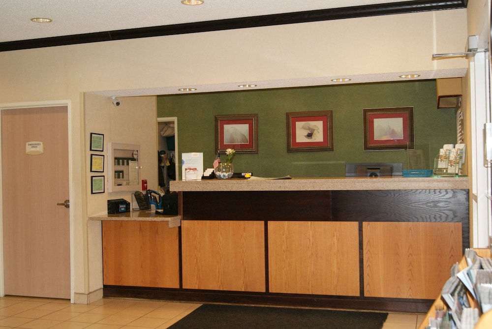 Baymont By Wyndham Coon Rapids 4/32