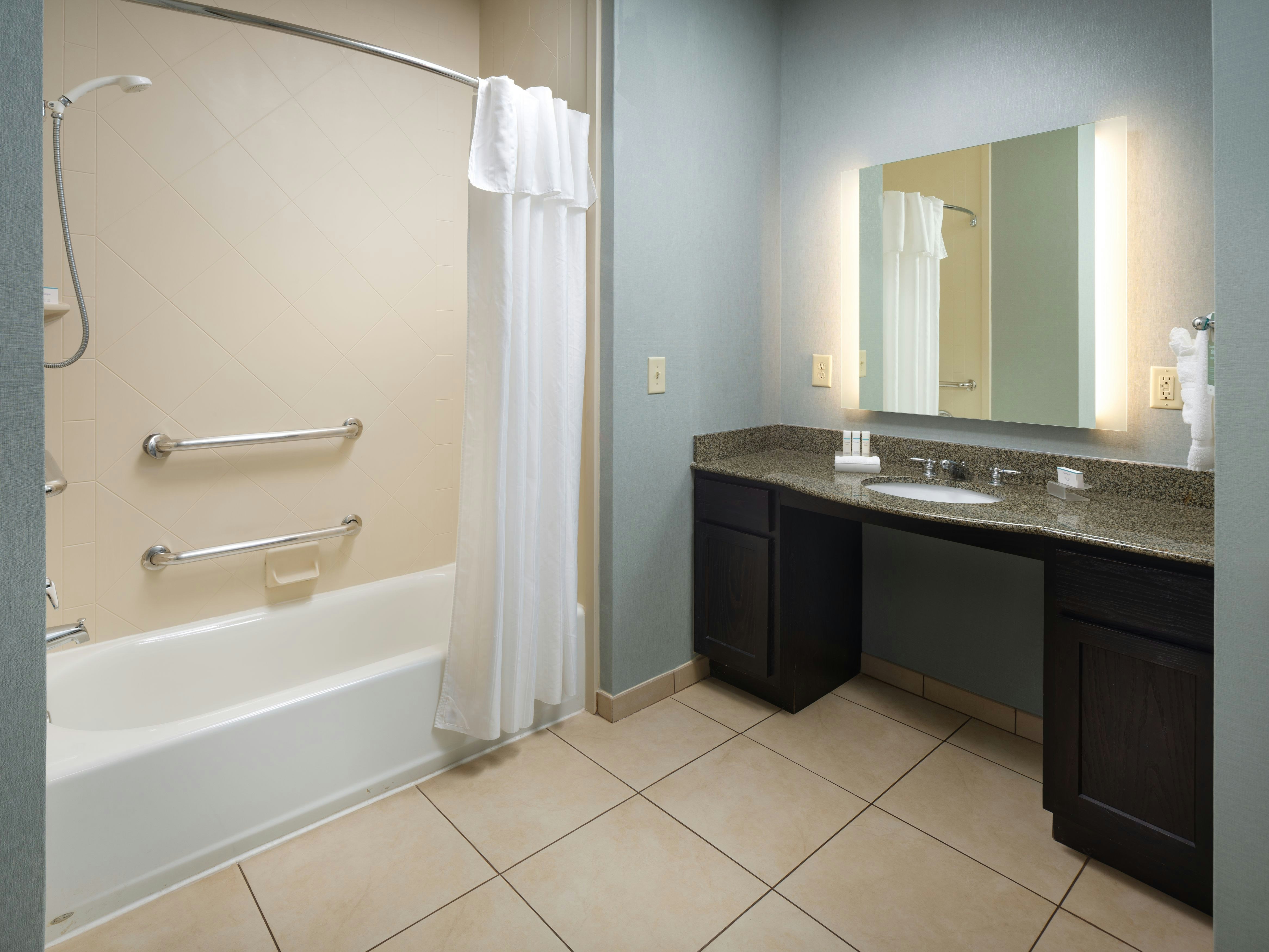 جناح بسرير كينج لذوي الإعاقة، Homewood Suites by Hilton Atlanta NW Kennesaw Town Ctr 2/2