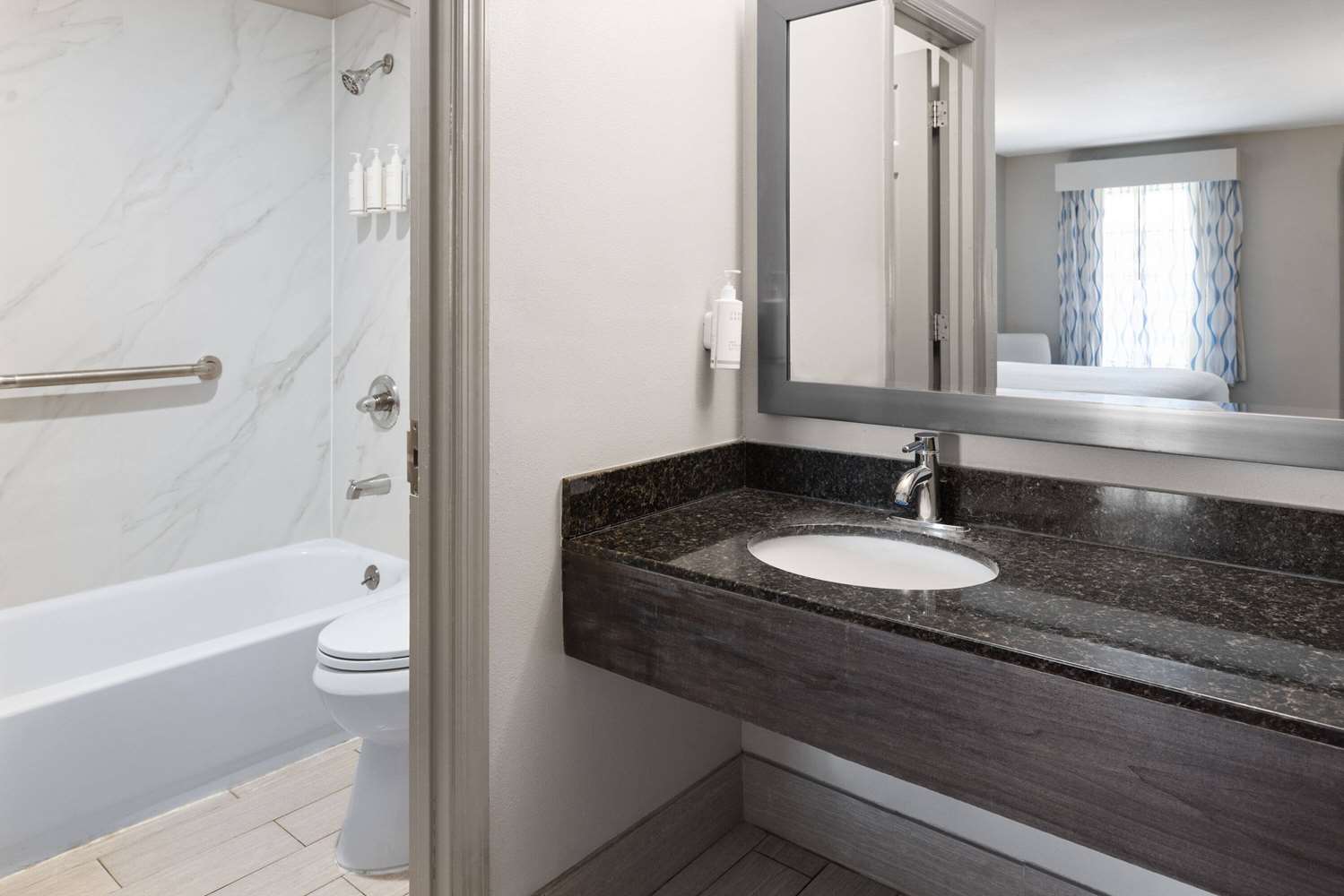 Days Inn By Wyndham Americus 28/31