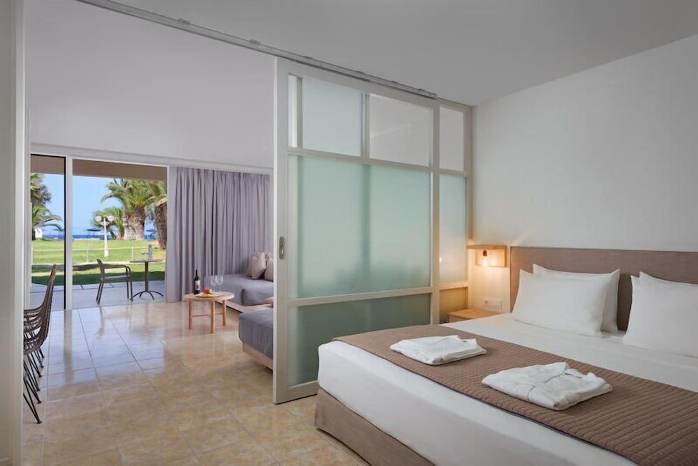 Family, Apartment, Double and Twin Beds, Beach Front, Sea View, Wing
