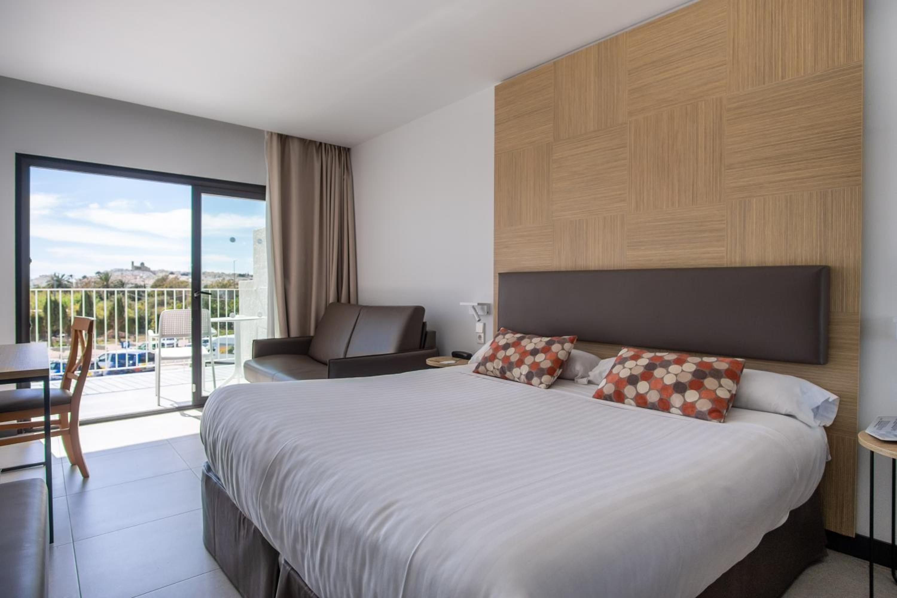 Room at Cap Negret, ALTEA