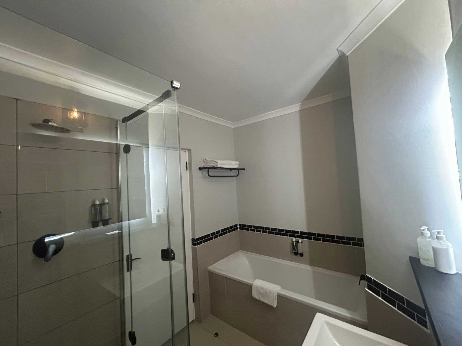 Deluxe, Double Bed, River View 6/6
