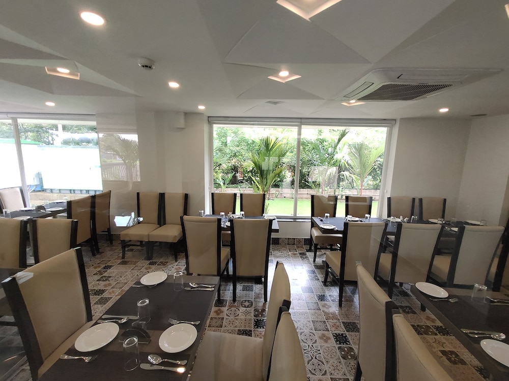Hotel Regent Laguna 26/35