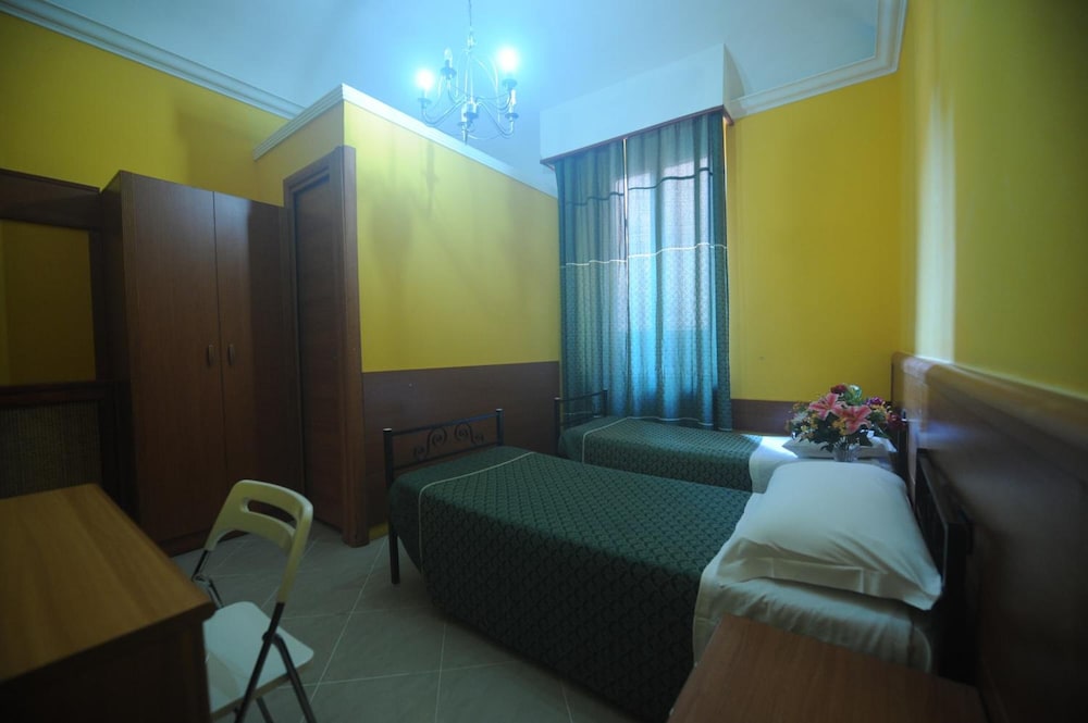 Hostel Beauty 32/64