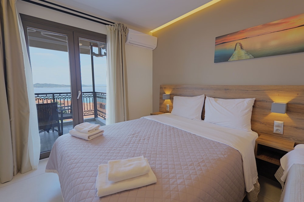 Sunset Hotel 26/69