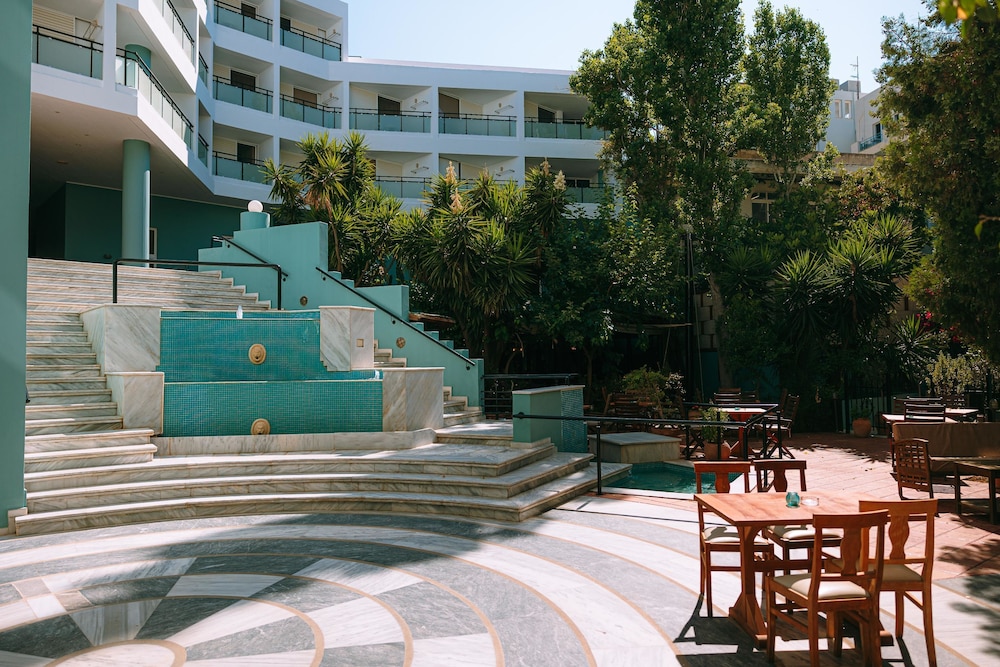 Santa Marina Unique Hotel 47/50