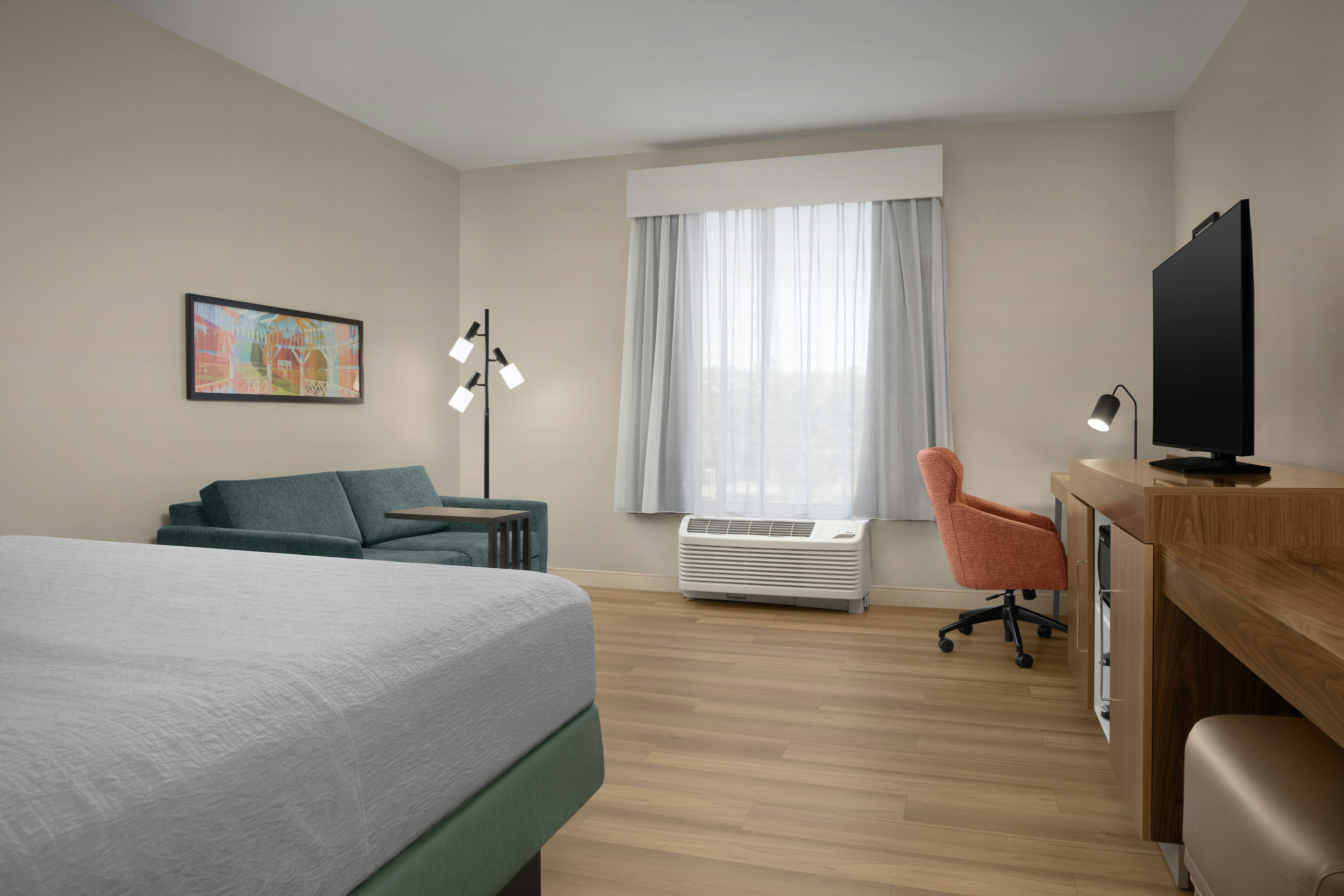 ROOM, KING BED, SOFA