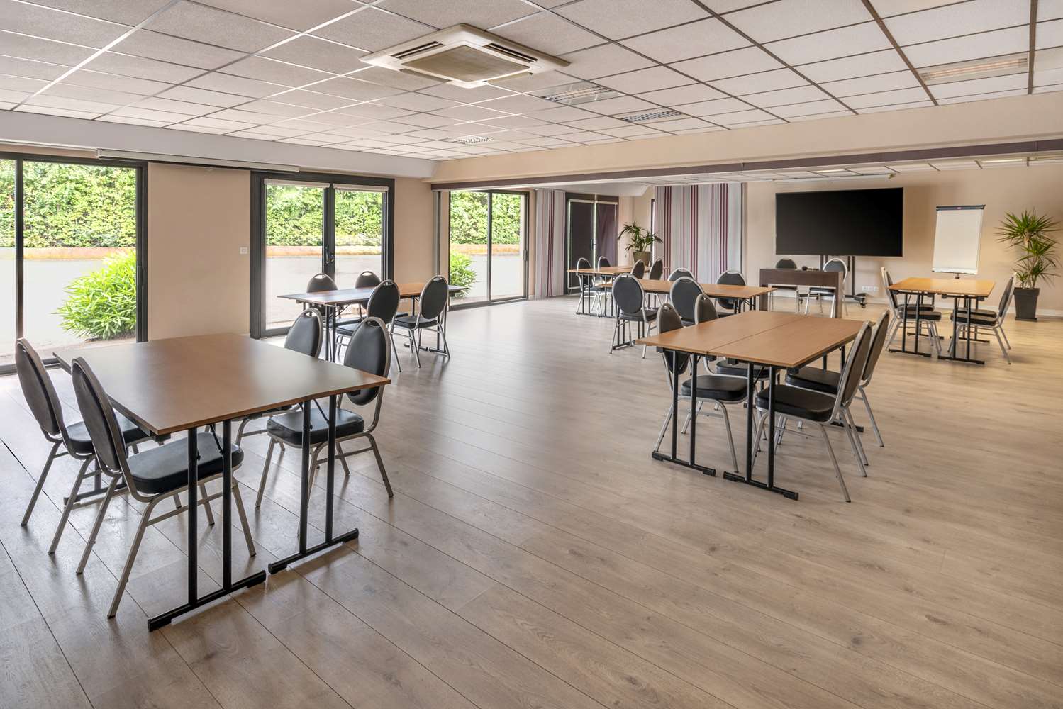 Best Western Les Portes de Provence 12/21
