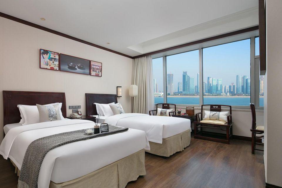 Deluxe, River View