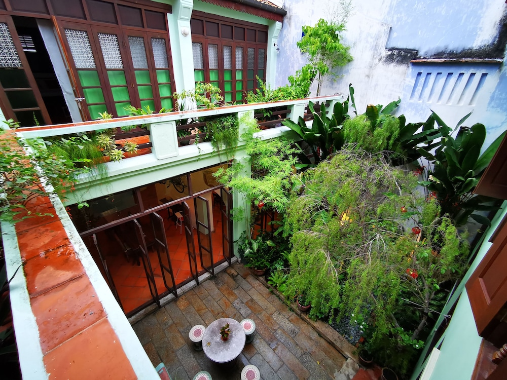 East Indies Mansion 58/67