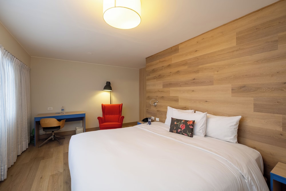 Standard, King Bed
