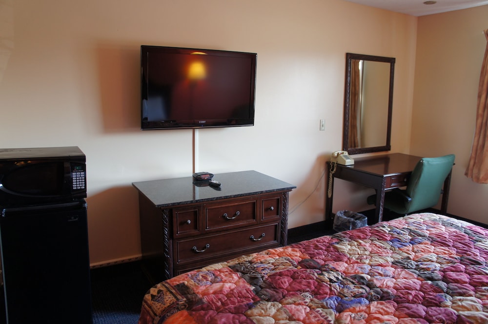 Coratel Inn and Suites Maple Grove 38/50