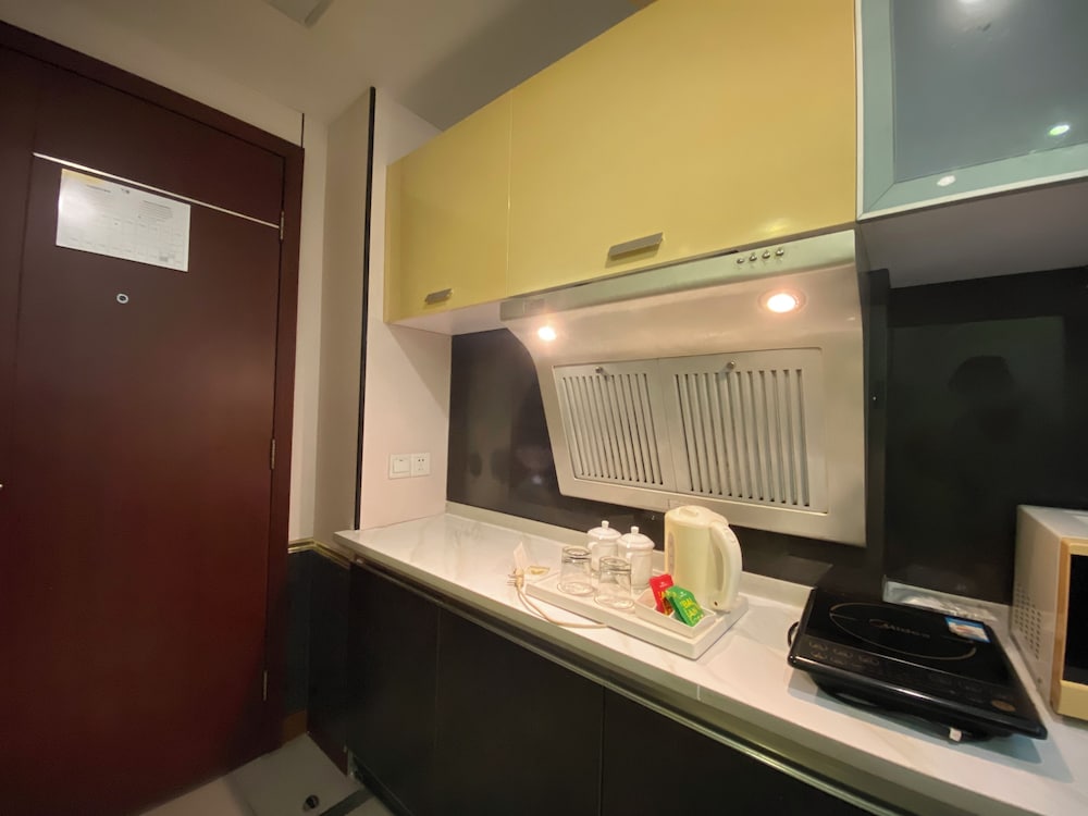 Yinfeng International Apartment 7/50