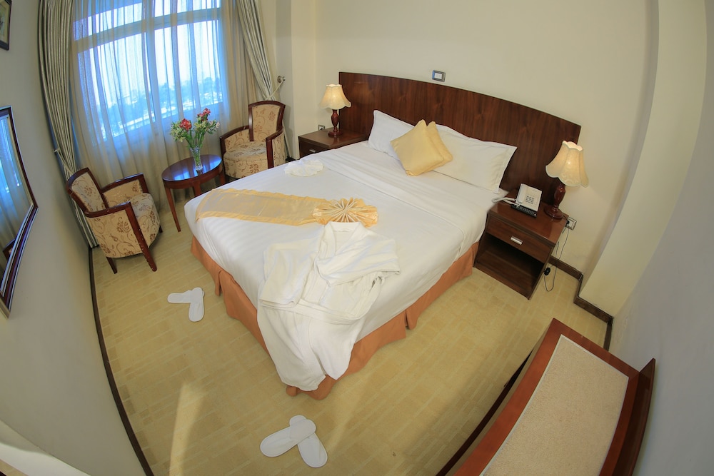 غرفة مفردة بسرير كوين، Sarem International Hotel 4/8
