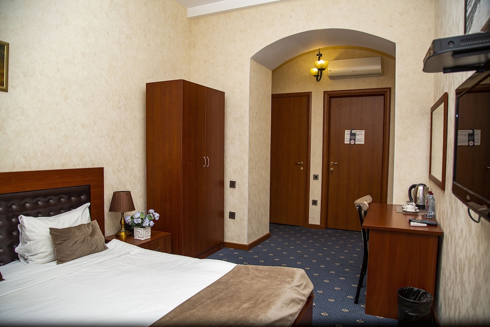 Du Port Hotel 43/81