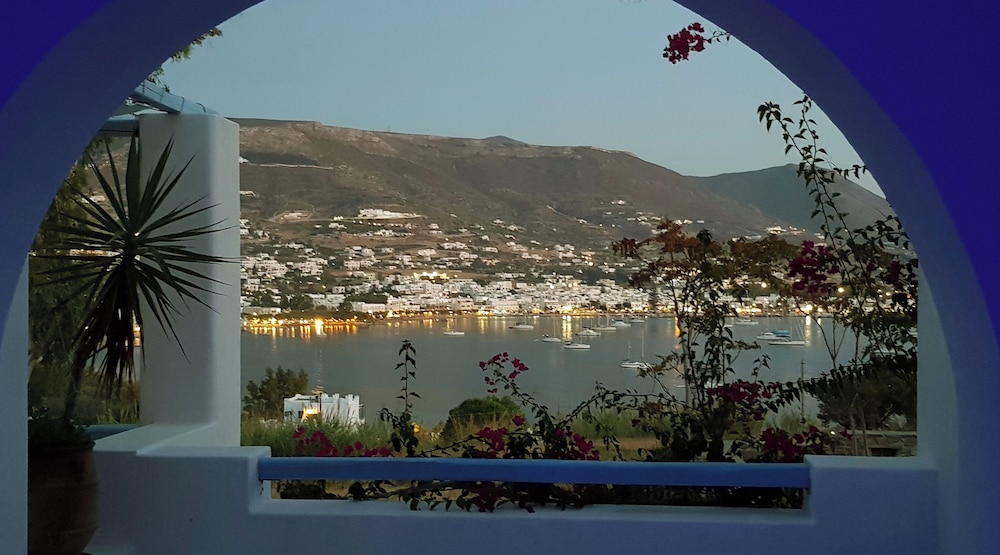 Paros Paradise Apartments 12/65