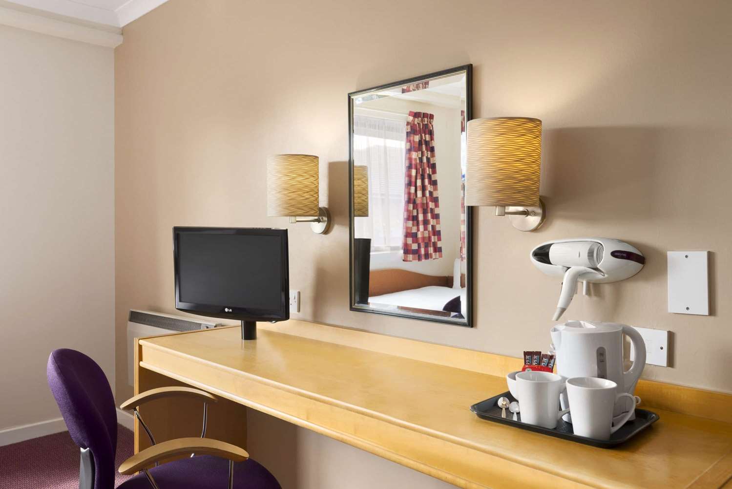 Days Inn by Wyndham Hamilton 6/9