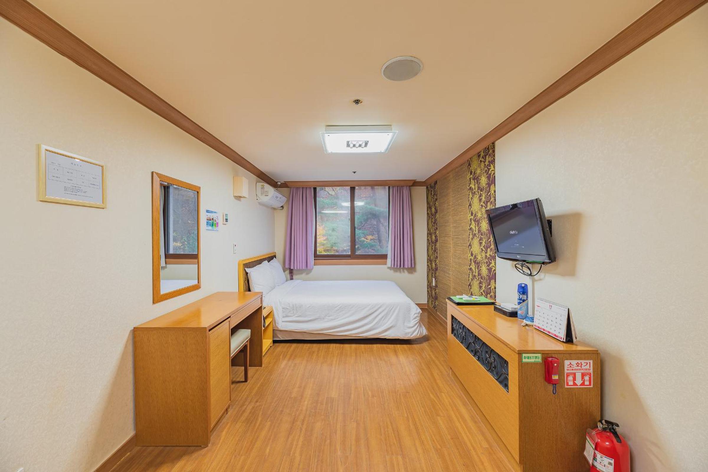 Standard, Double Bed, 15 Pyeong