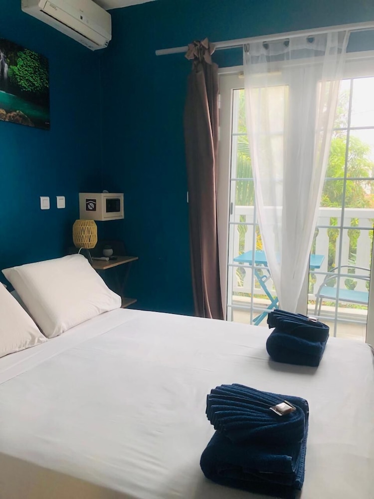 Lindsey Hotel 26/64
