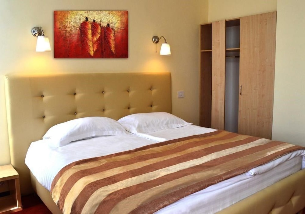 STANDARD, DOUBLE BED
