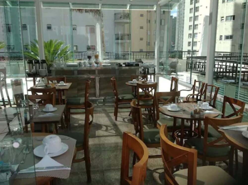 UPPER HOTEL 12/21