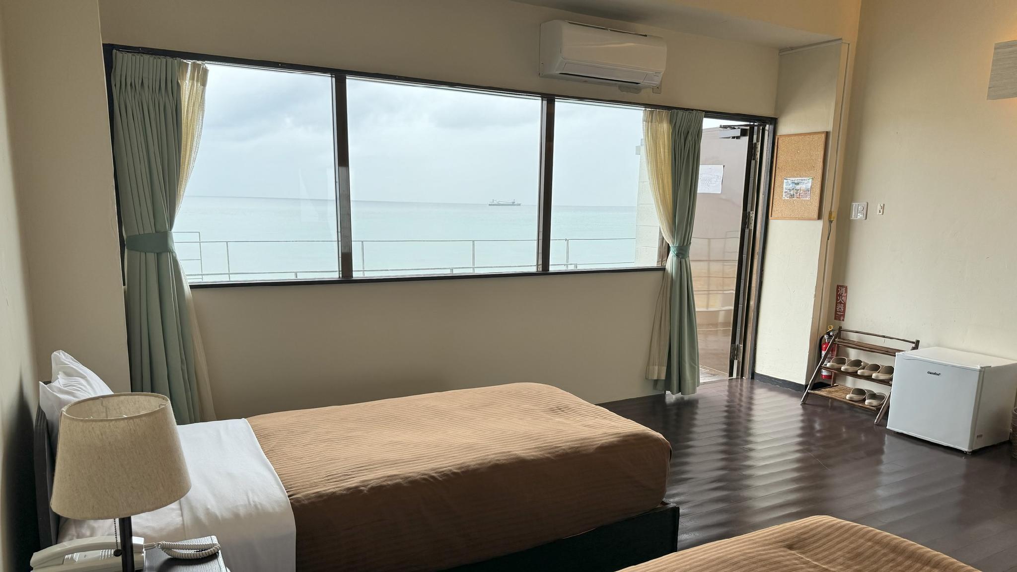 Twin Beds, Ocean View