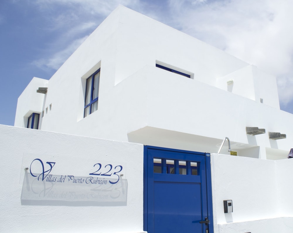 Villas Puerto Rubicon 1/71