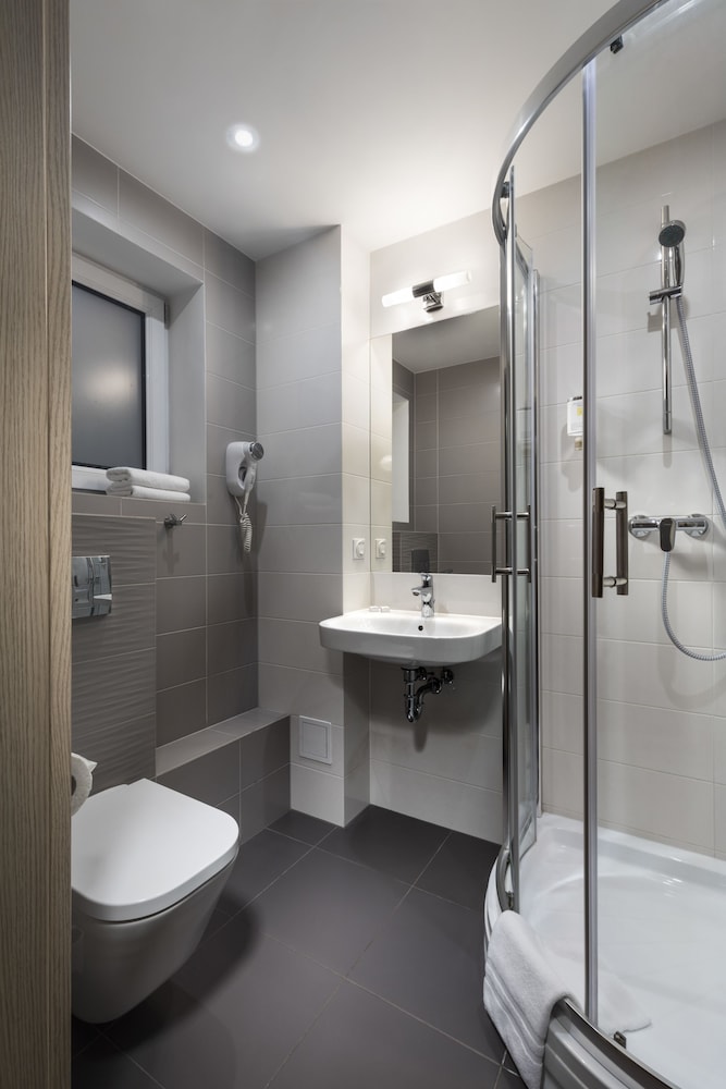 Hotel Antares 47/50