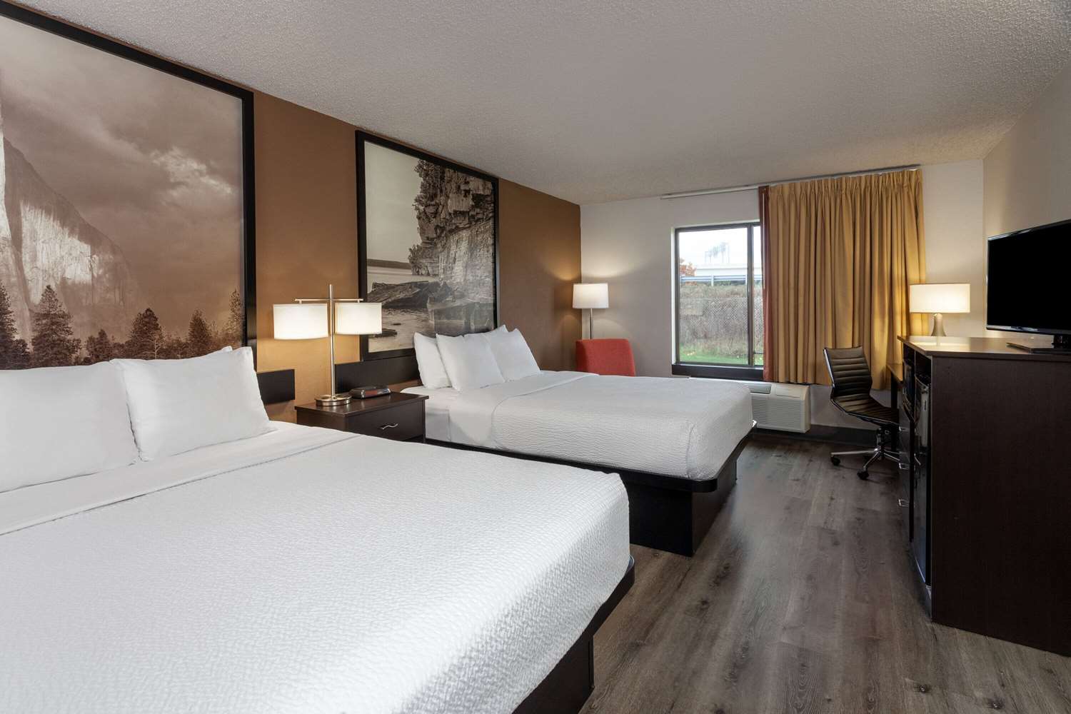 Super 8 by Wyndham Wausau 20/55